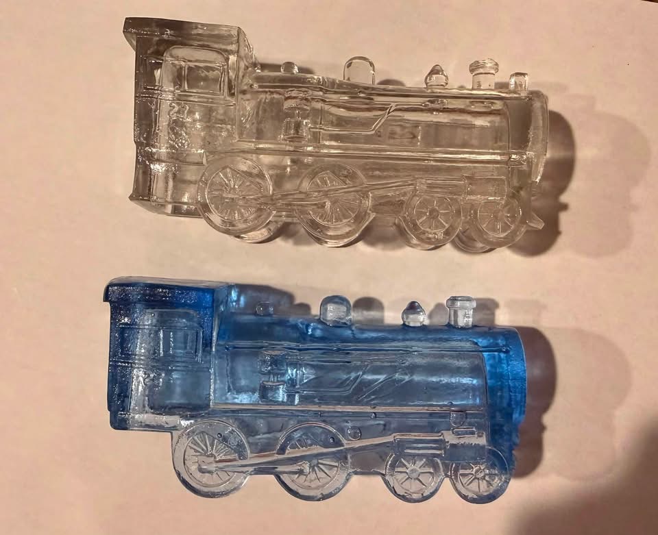 L.E. Smith Glass Co 23 Locomotive (Two Variants)